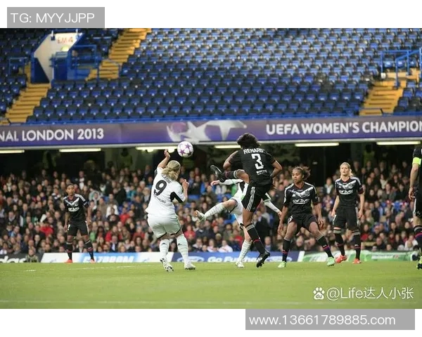 足球明星泪眼中的荣耀与遗憾：伤感背后的拼搏与坚持